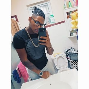 Meet your Posher, Lazaro